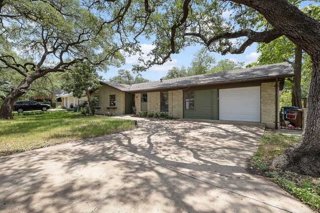 Building Photo - 403 Flournoy Dr