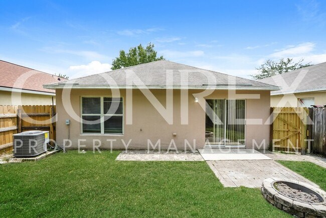 Building Photo - Outstanding 3 Bedroom Home in GREAT LOCATION!