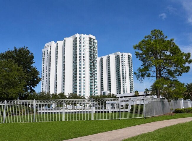 Building Photo - 241 Riverside Dr