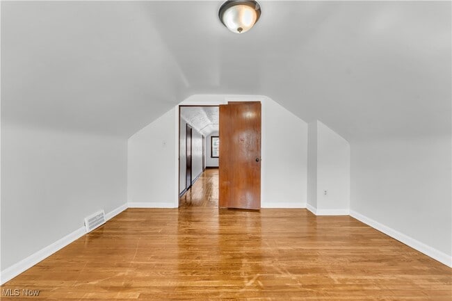Building Photo - 856 E 237th St