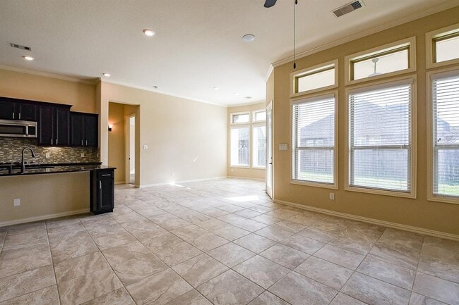 Building Photo - 21911 Avalon Queen Dr