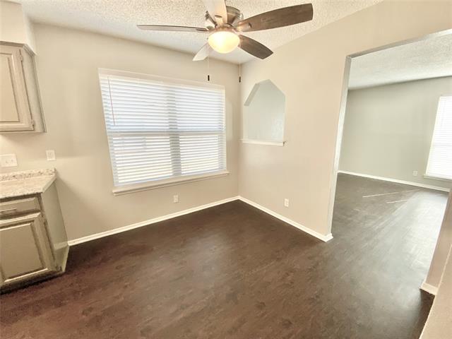 Building Photo - 932 Cottonwood Trail