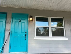 Building Photo - 351 Ave N NE