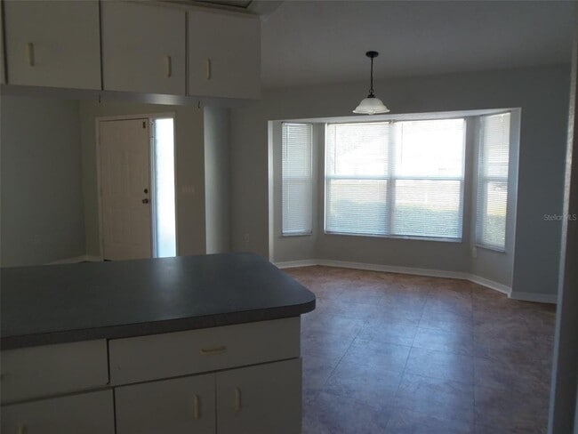 Building Photo - 2420 Dumont Ln