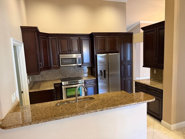 Building Photo - 10123 Caoba St