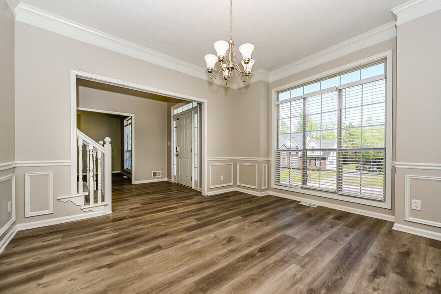 Building Photo - 135 Stratmore Pl