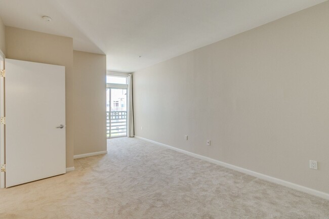Building Photo - 550 Ortega Ave Apt B421 Awesome Penthouse ...