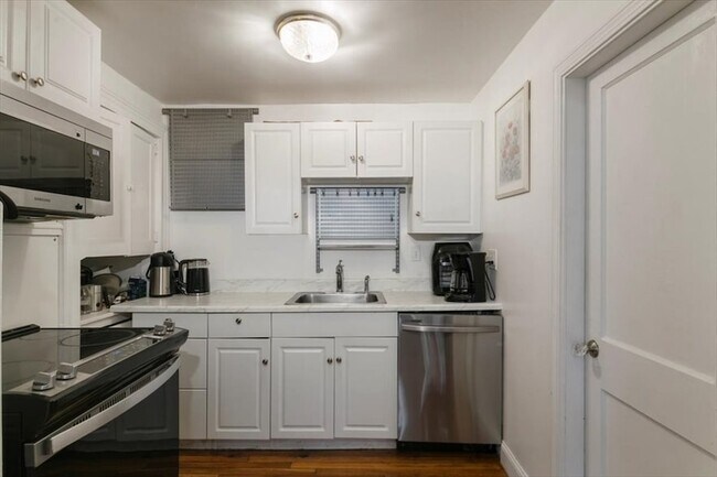 Primary Photo - 20 Claflin Rd