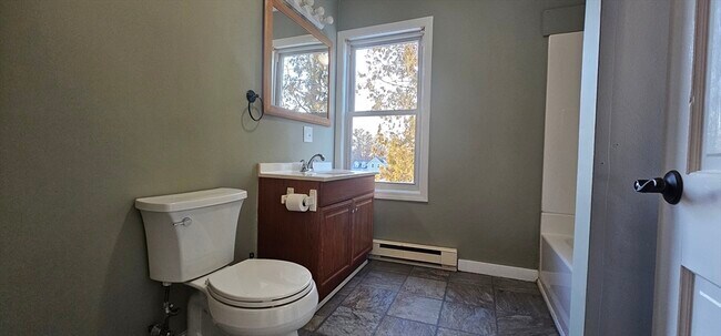 Building Photo - 8 Dustin St