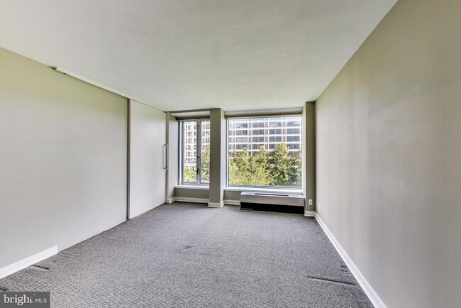 Building Photo - 1101 3rd St SW