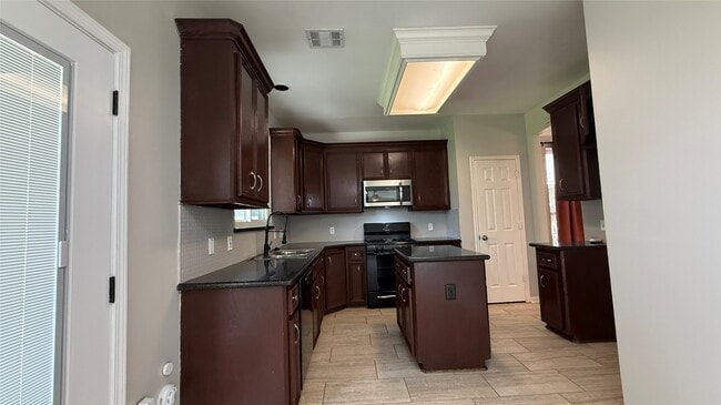 Building Photo - 7206 Bethany Bay Dr