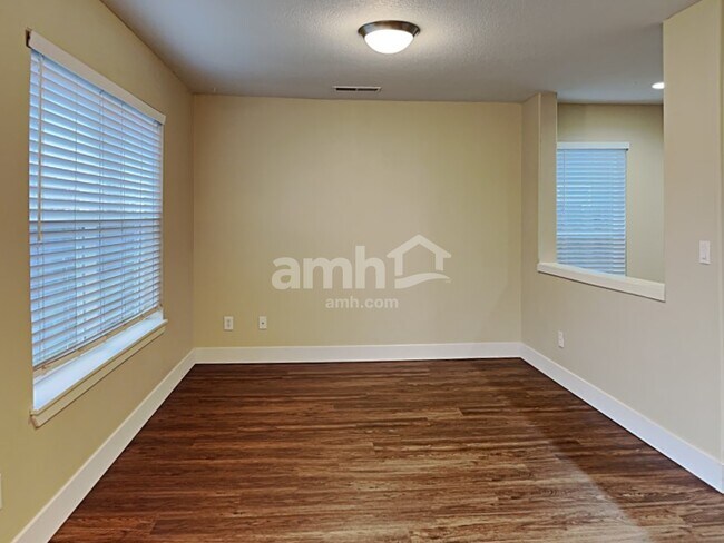 Building Photo - 847 NW 1st Ave