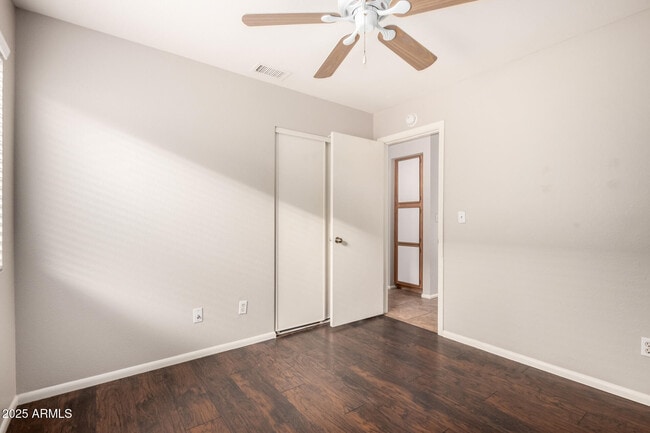 Building Photo - 3122 W Donald Dr