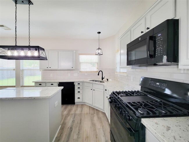 Building Photo - 21539 Kings Bend Dr