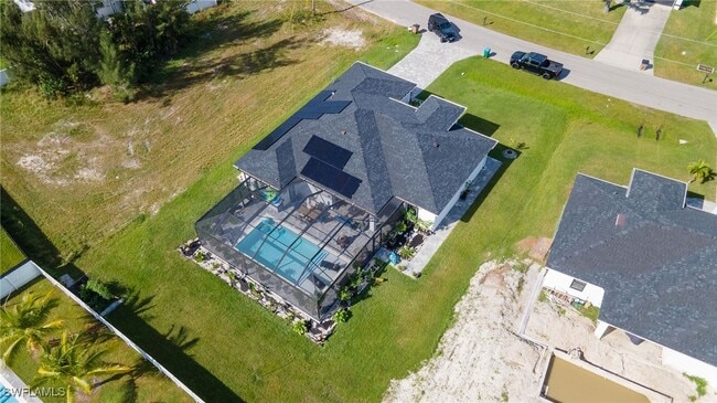 Building Photo - 347 SW 24th Pl
