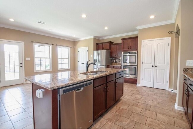 Building Photo - 105 Raider Dr