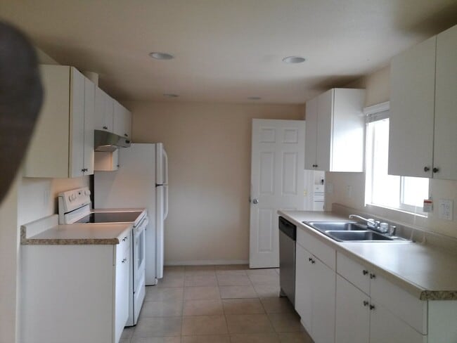 Building Photo - Lynnwood Bungalow