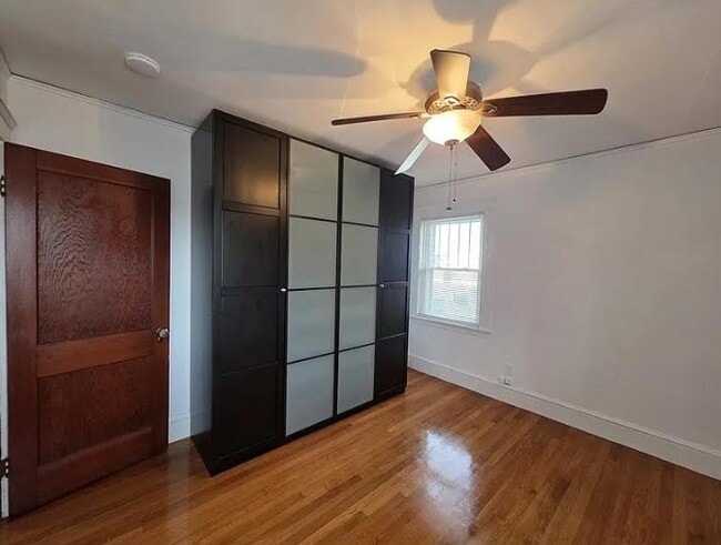 Building Photo - 40 Cottage Park Rd