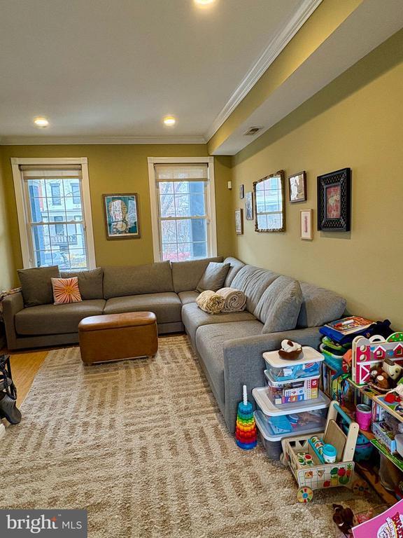 Building Photo - 1011 8th St NE