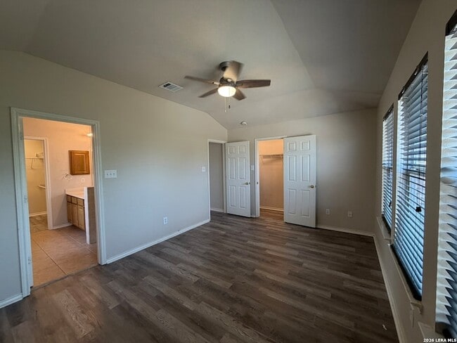 Building Photo - 1323 Pinnacle Falls