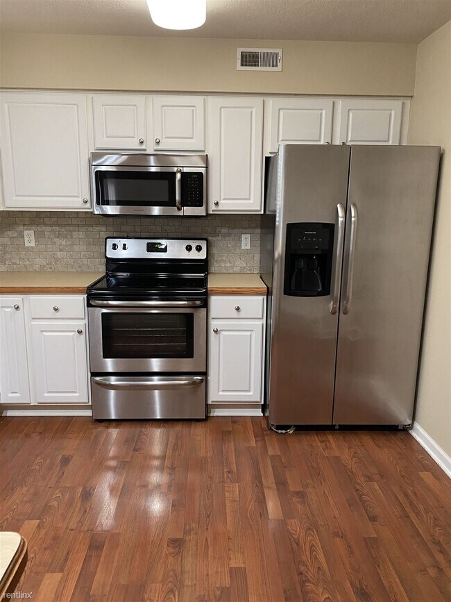 Building Photo - 3 br, 2 bath Condo - 4661 Creekside Drive