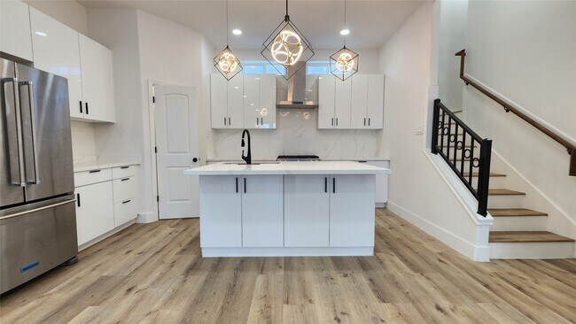 Building Photo - 4509 La Branch St