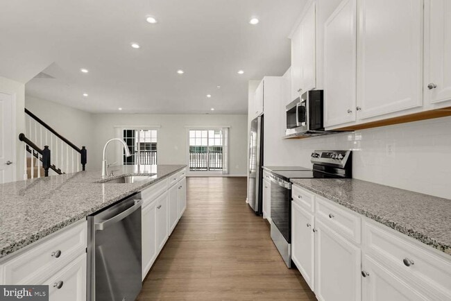 Building Photo - 4113 -B Chickadee Ct
