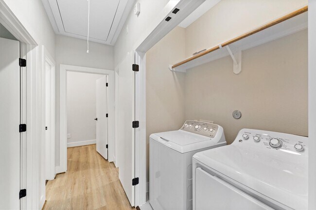 Building Photo - 2131 Blalock Rd