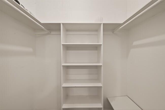 Building Photo - 11414 Meadow Lake Dr