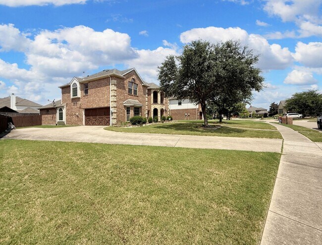 Building Photo - Hidden Gem in Plano’s Trails of Glenwood