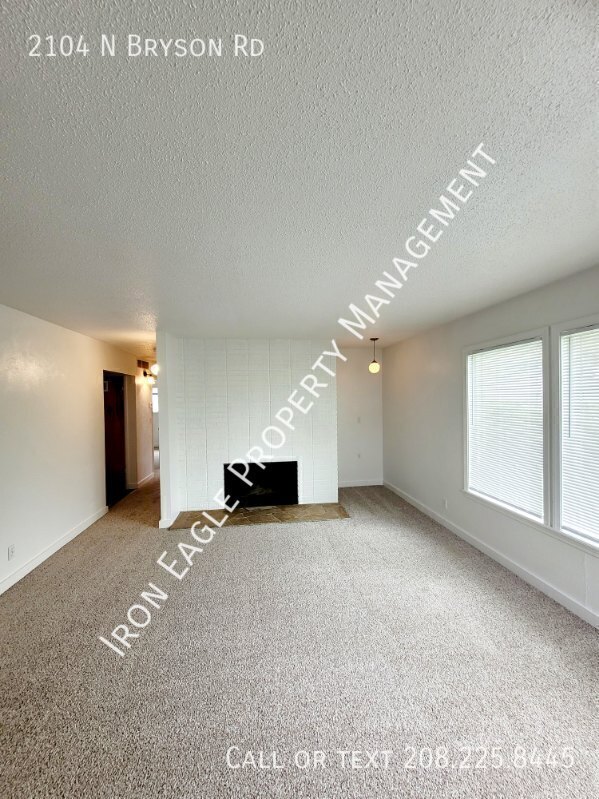 Building Photo - 2104 N Bryson Rd