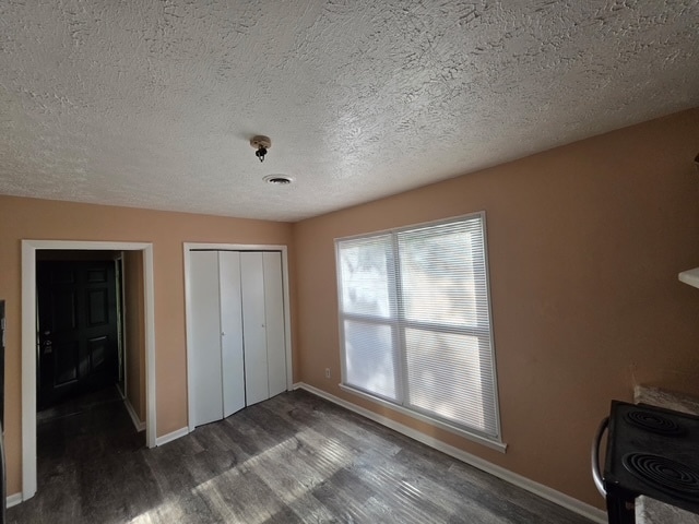 Building Photo - 3003 Thornhill Rd