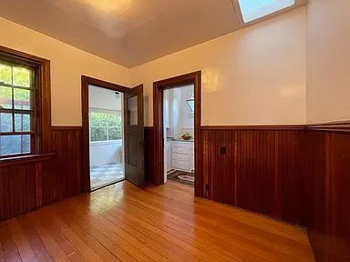 Building Photo - "Charming 1-Bedroom Oasis in the Heart of Berkeley – Perfect Location!"