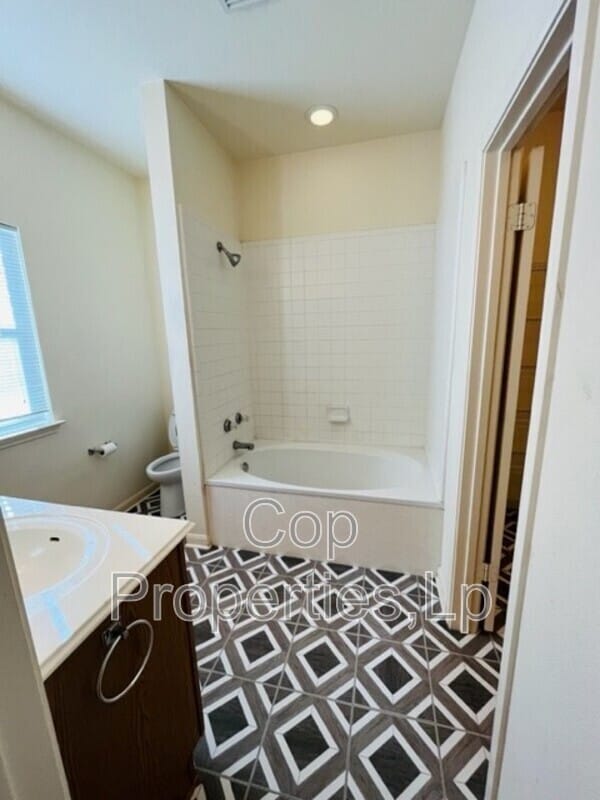 Building Photo - 6239 Parkland Oaks Dr