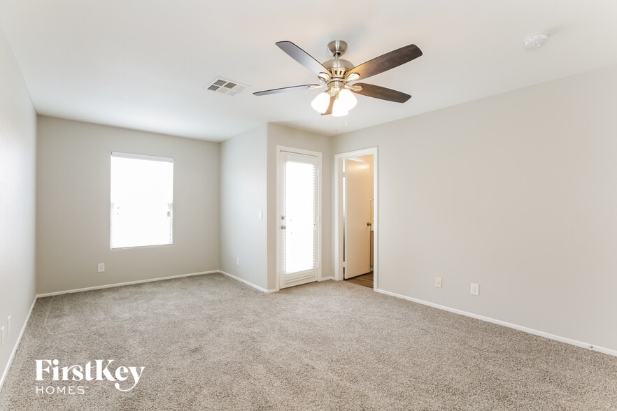 Building Photo - 7440 Margollini St