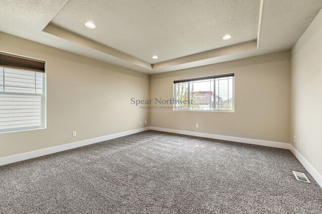 Building Photo - 552 NE 77th Ave