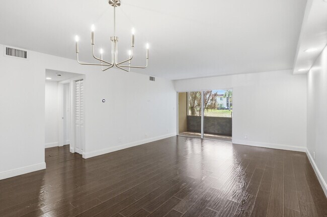 Building Photo - 110 NW 70th St