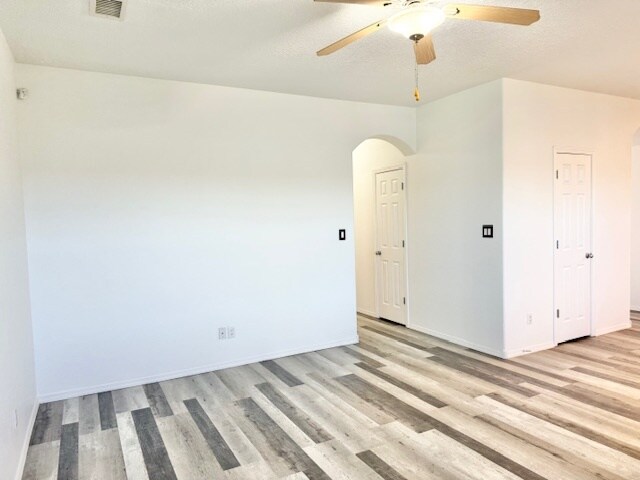 Building Photo - 1199 Mirador Loop N E
