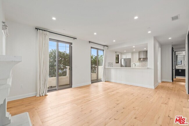 Building Photo - 10647 Ashton Ave