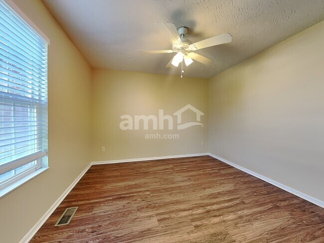 Building Photo - 420 Granny Smith Ln