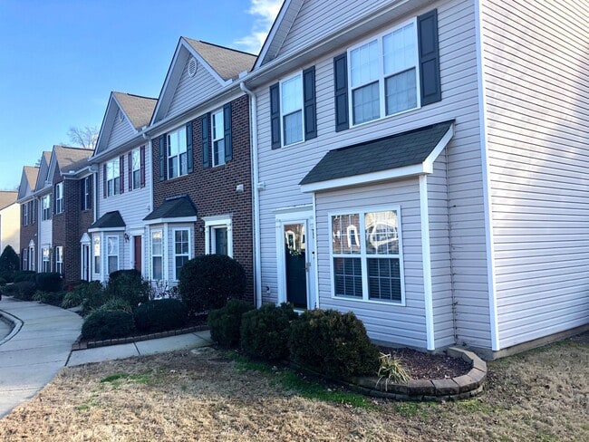 Building Photo - 29 Edgebrook Cir