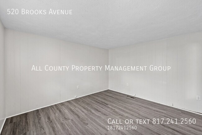 Building Photo - 520 Brooks Ave