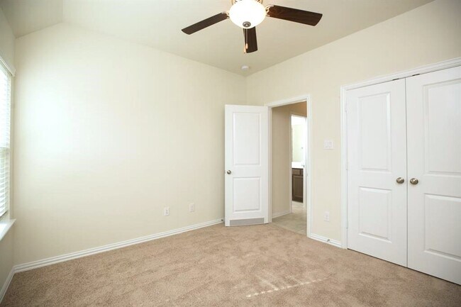 Building Photo - 10702 Balivcar Ct