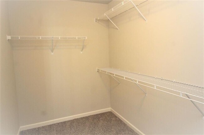 Building Photo - 681 Mimosa Way