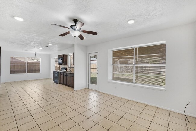 Building Photo - 15226 Flamingo Park