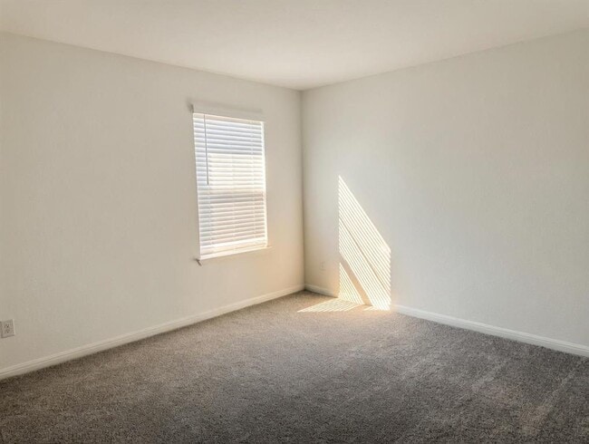 Building Photo - 4002 Wynn Rd