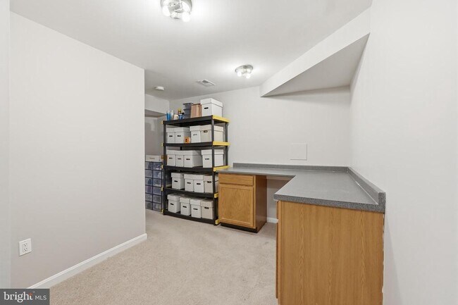 Building Photo - 34 Westhampton Ct