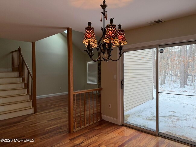 Building Photo - 597 Woodbine Ln