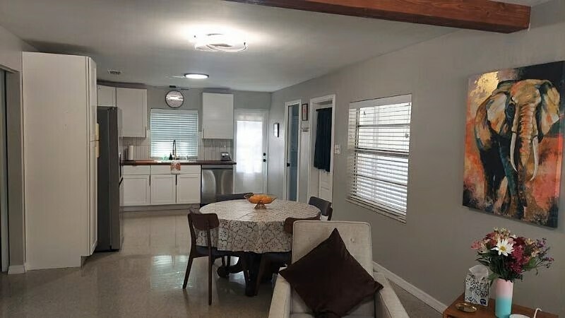 Building Photo - 1205 E 24th Ave