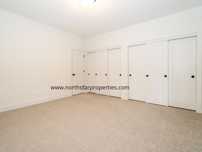 Building Photo - Tranquil Elevated Design in Tigard